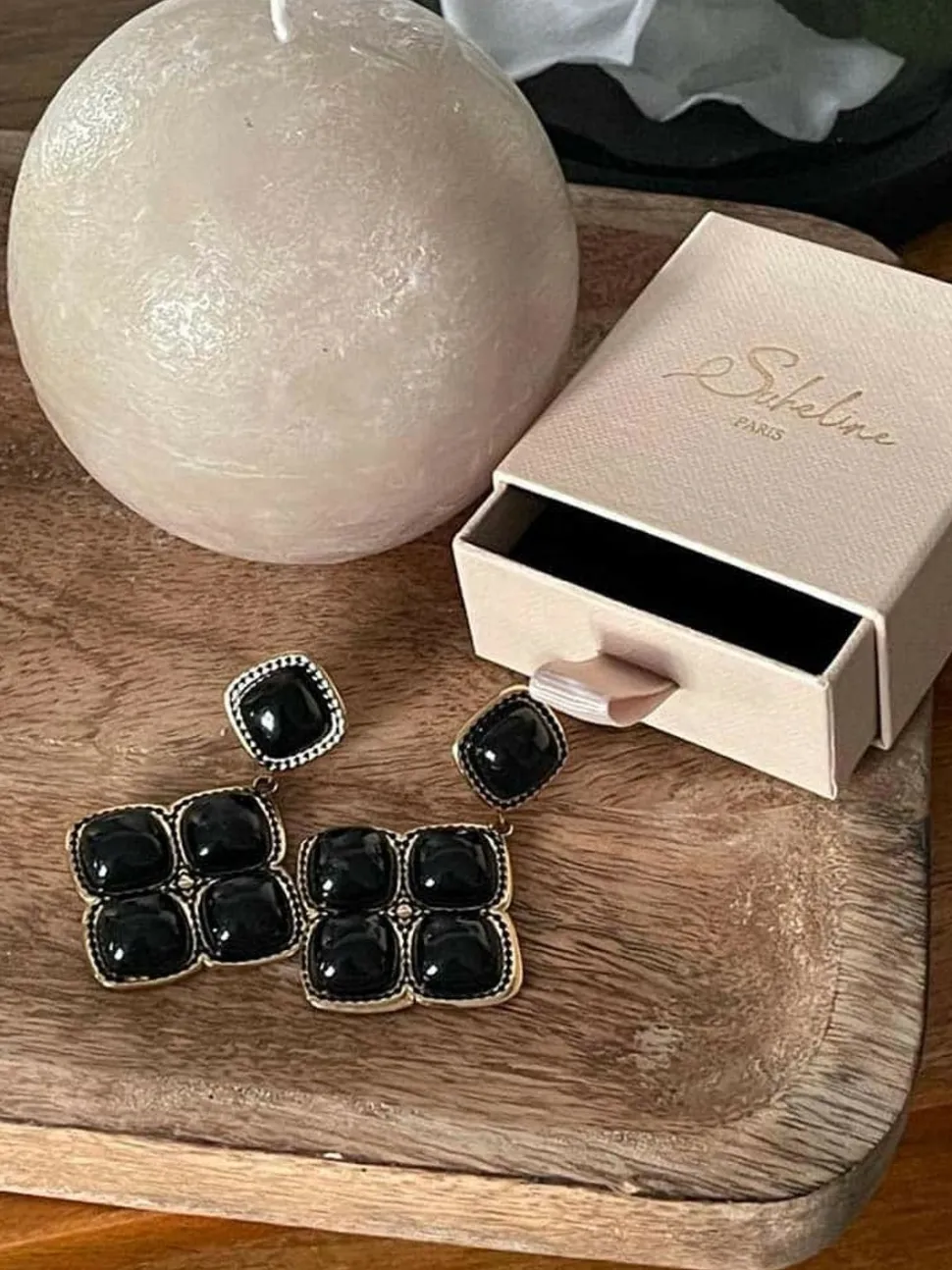 boucles_doreille_noir_ade_2.webp Femmes Saheline Boucles D'Oreille Noir Adele