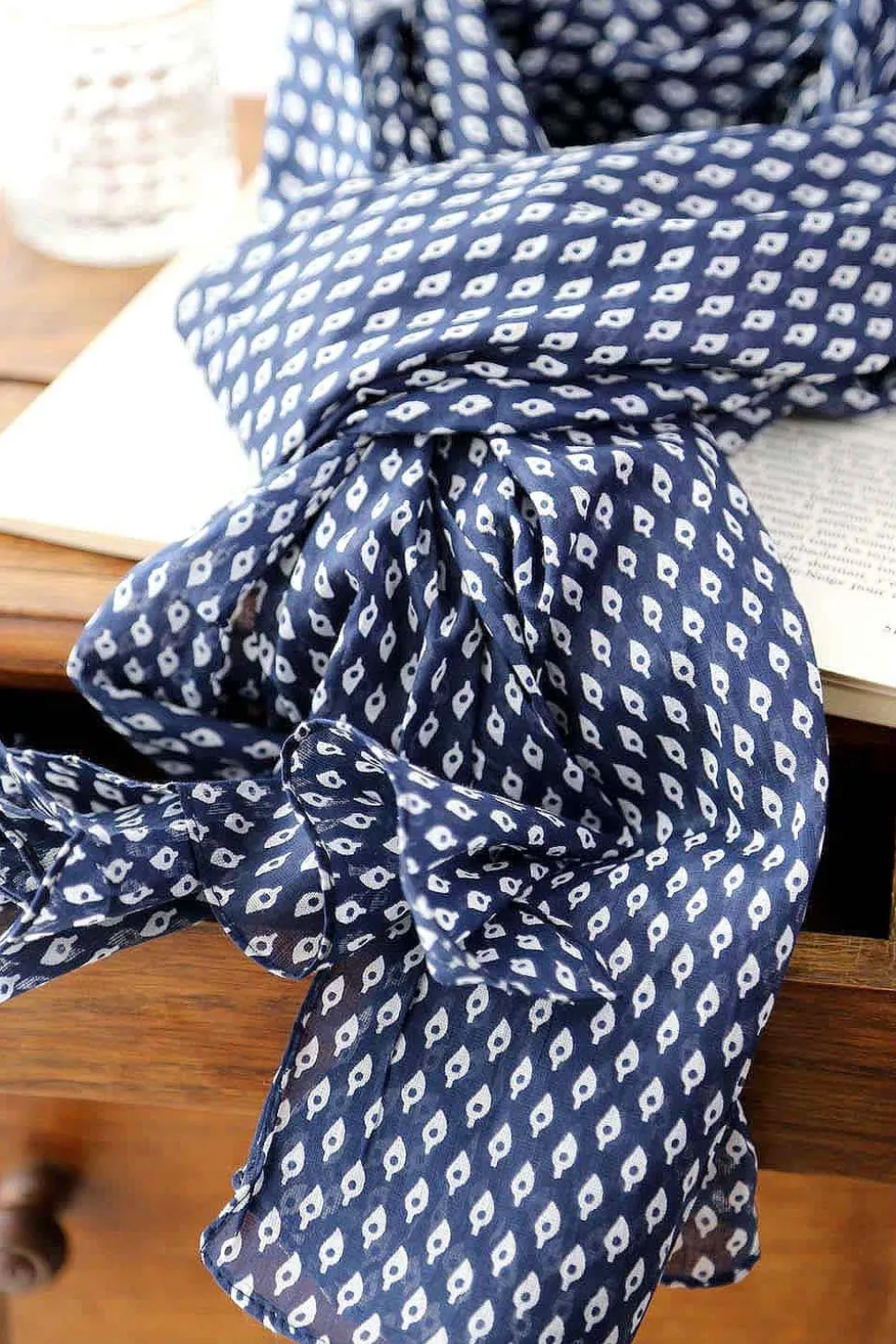 foulard_bleu_faris_3.webp Homme Saheline Foulard Bleu Faris