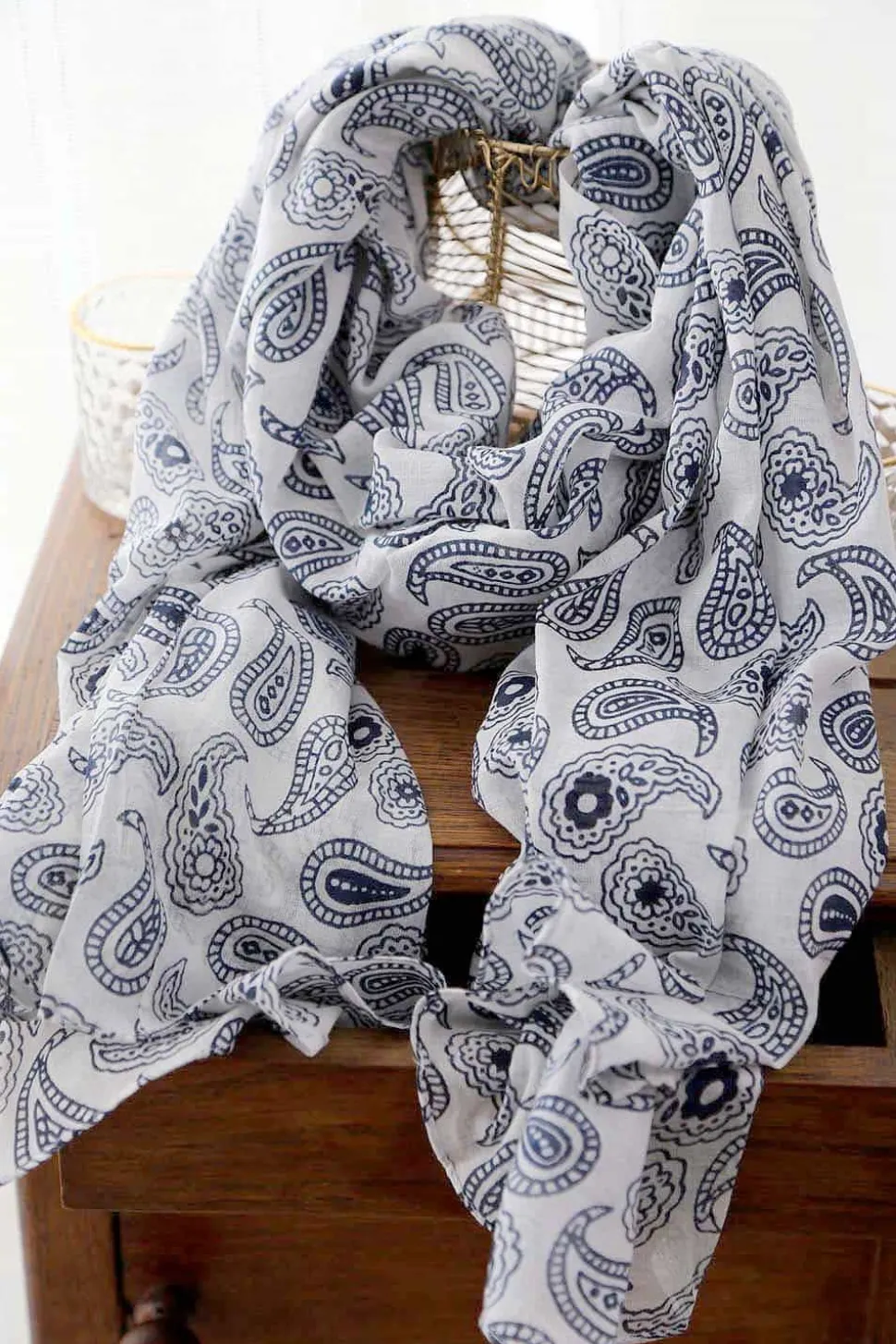 foulard_bleu_valentin_1.webp Homme Saheline Foulard Bleu Valentin