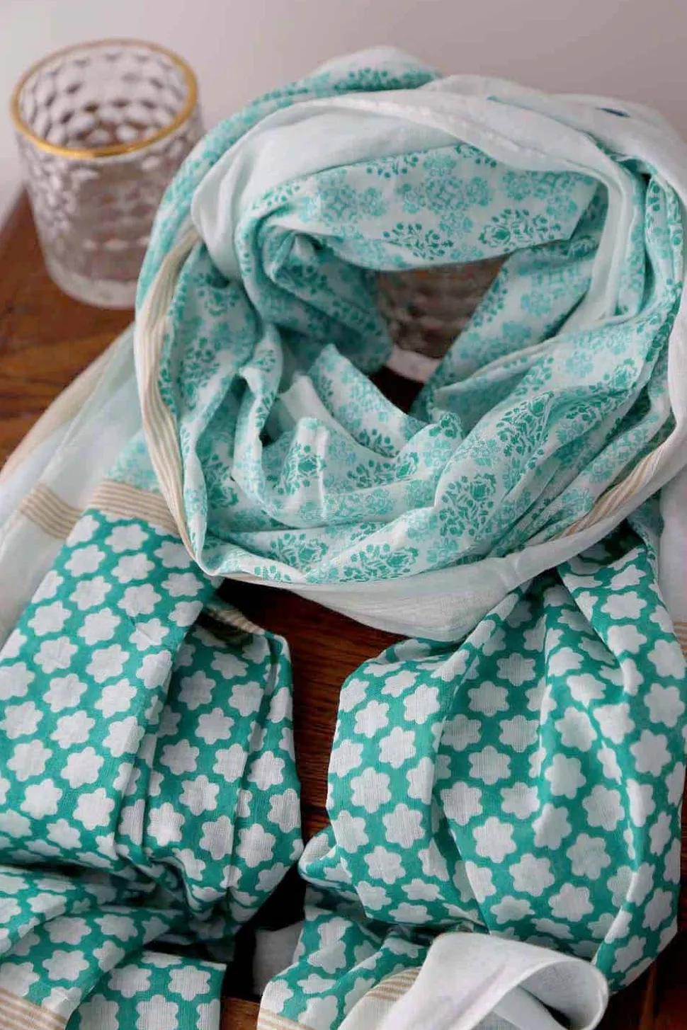 foulard_homme_bleu_turquo_4-1.webp Homme Saheline Foulard Homme Bleu Turquoise Bradley