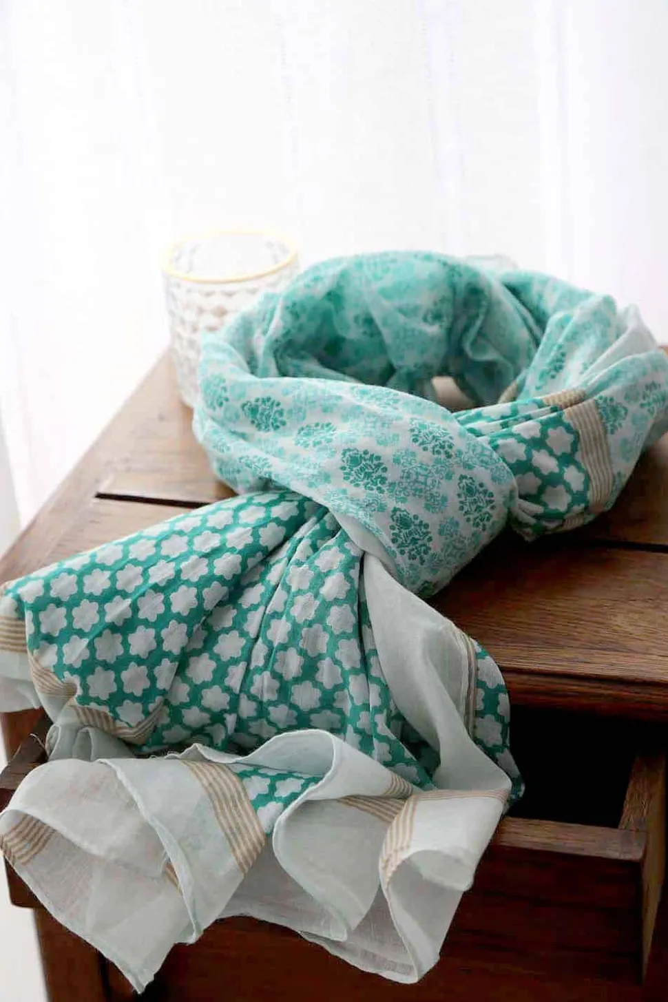 foulard_homme_bleu_turquo_5-1.webp Homme Saheline Foulard Homme Bleu Turquoise Bradley