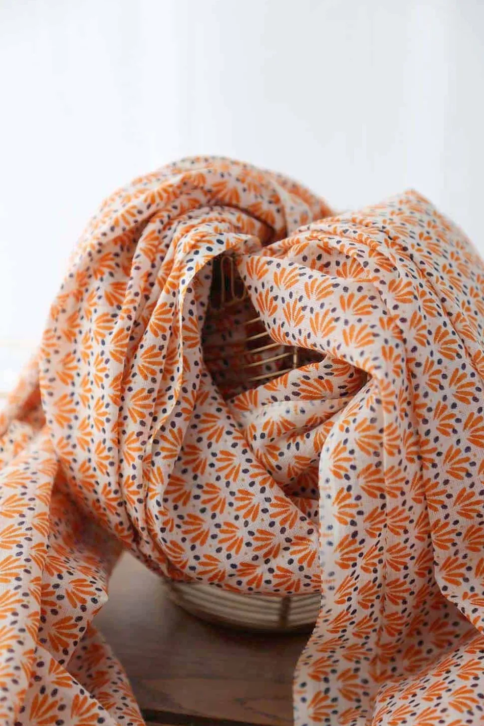 foulard_homme_orange_broo_6.webp Homme Saheline Foulard Homme Orange Brooklyn