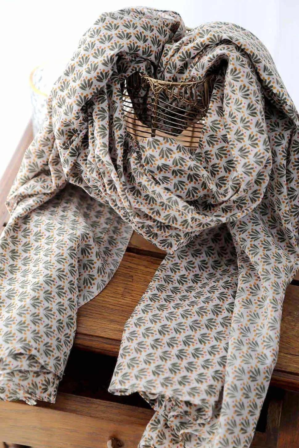 foulard_homme_vert_kaki_b_3.webp Homme Saheline Foulard Homme Vert Kaki Brooklyn
