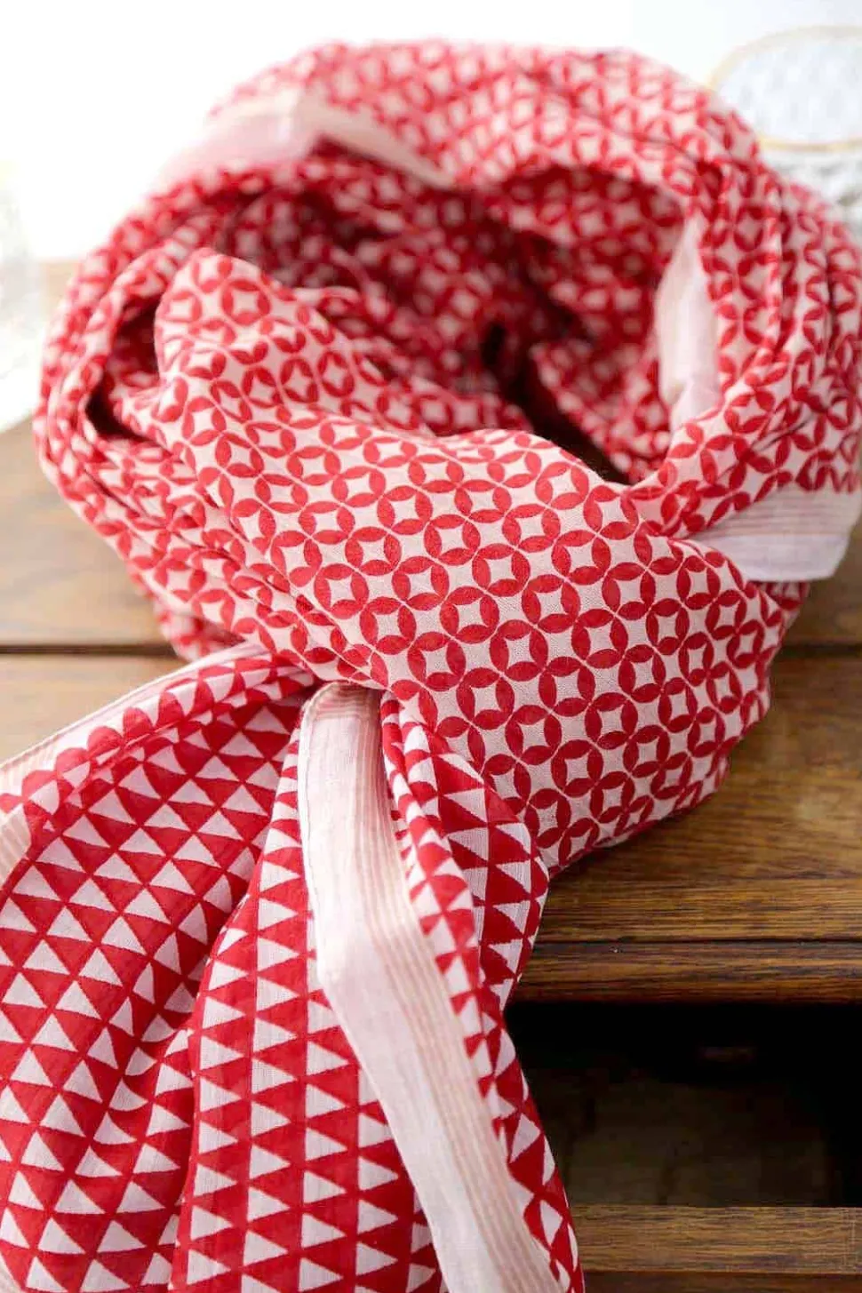 foulard_rouge_kenta_5.webp Homme Saheline Foulard Rouge Kenta