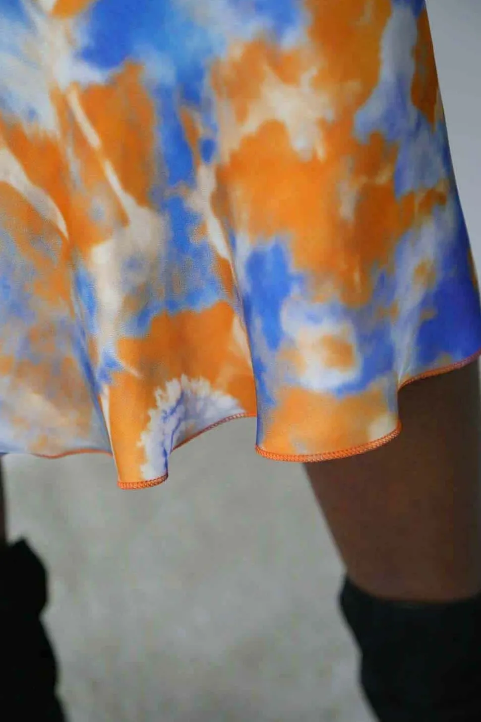 jupe_midi_satinee_orange__2.webp Femmes Saheline Jupe Midi Satinee Orange Gina