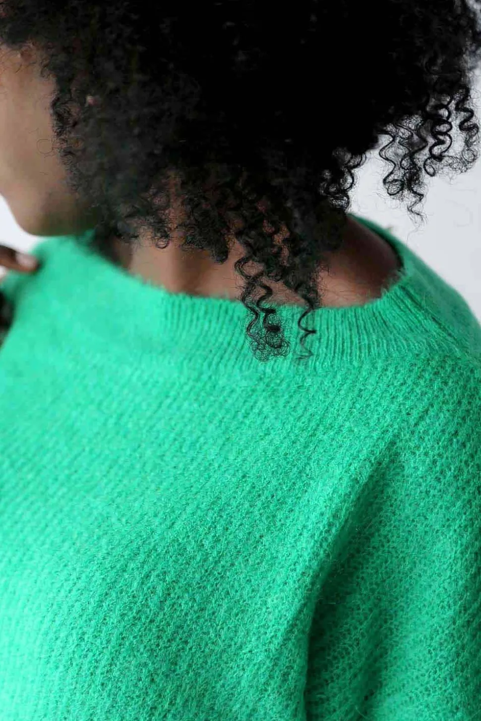 pull_mohair_vert_coline_2.webp Femmes Saheline Pull Mohair Vert Coline