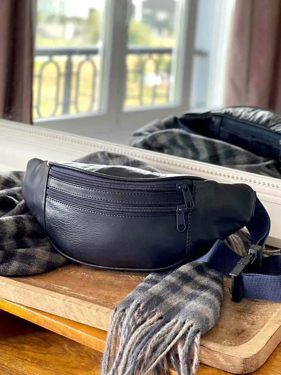 sac_banane_bleu_marine_bl_1.webp Homme Saheline Sac Banane Bleu Marine Blake