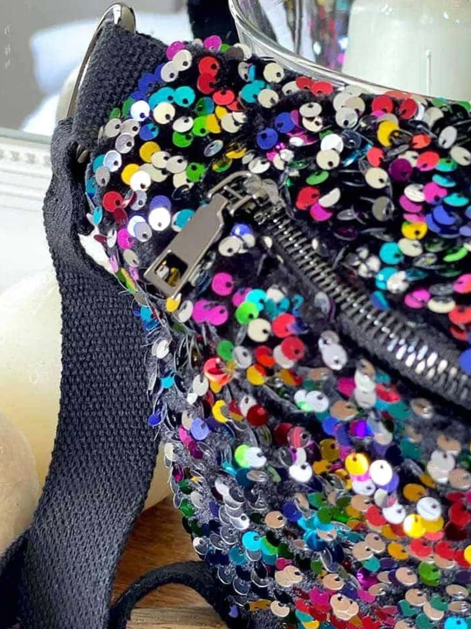 sac_banane_rose_multico_a_8.webp Femmes Saheline Sac Banane Rose Multico A Sequins Laumy