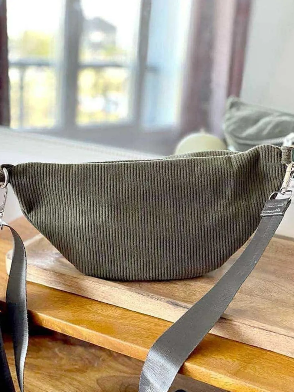 sac_banane_vert_kaki_este_3.webp Femmes Saheline Sac Banane Vert Kaki Estela